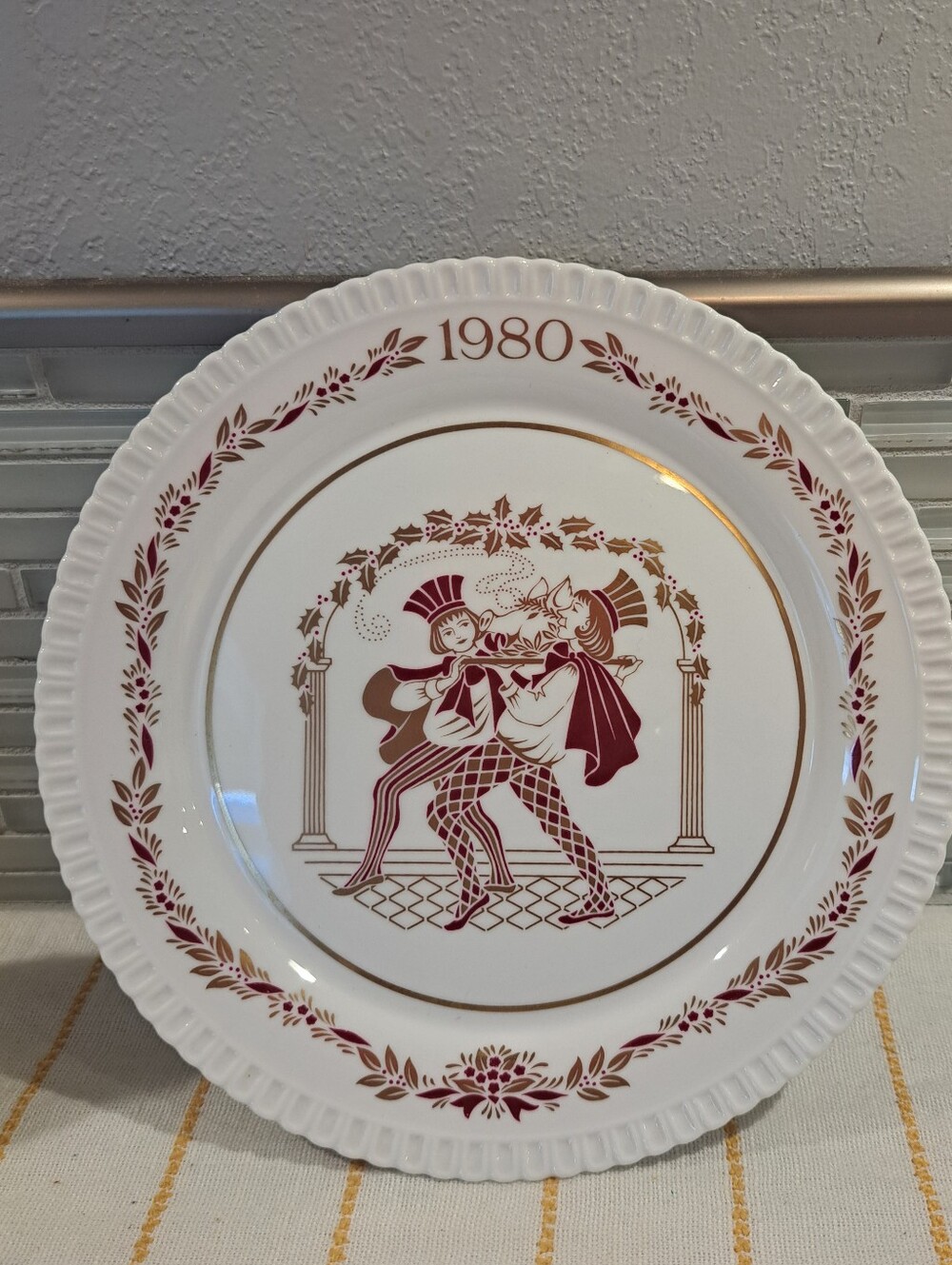Vtg 11th Spode Christmas Plate  1980 - The Boar's Head Carol